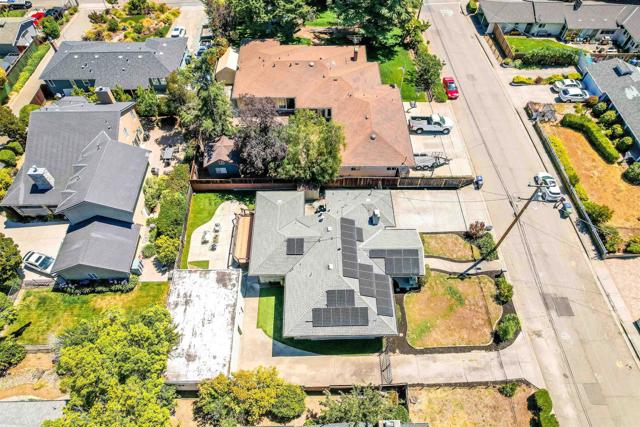 17526 Parker Rd, Castro Valley CA: https://media.crmls.org/mediaz/362f449a-8203-4b90-aa03-1712d249ba66.jpg