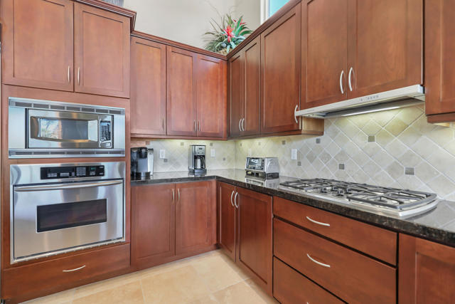 50405 Verano Drive, La Quinta CA: https://media.crmls.org/mediaz/362f8eec-5a6f-4777-a368-babbbc4a59f4.jpg