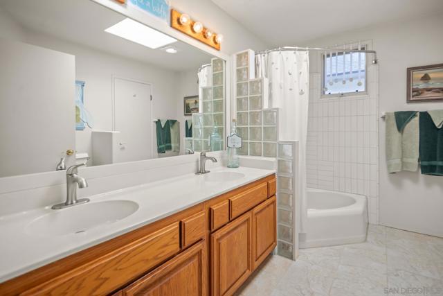 54 Half Moon Bend, Coronado CA: https://media.crmls.org/mediaz/36307fef-c066-42ca-92d7-853b0b467833.jpg