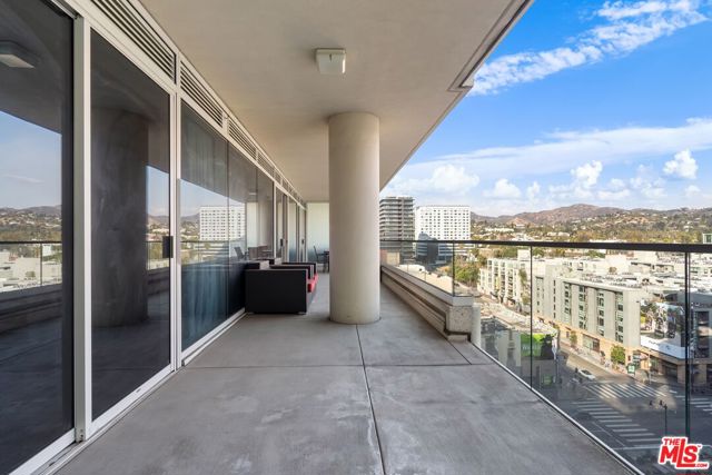 6250 Hollywood Boulevard, Los Angeles CA: https://media.crmls.org/mediaz/3630c59a-05ed-46f6-9cc8-74fa24c0b171.jpg