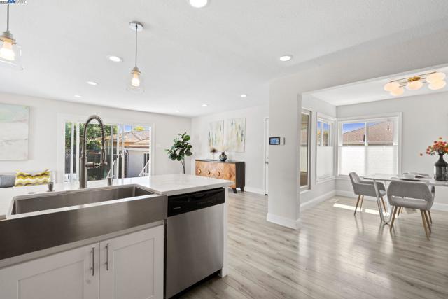 955 Maud Ave, San Leandro CA: https://media.crmls.org/mediaz/36314f8c-2fe3-4be9-bd12-aee74e531643.jpg