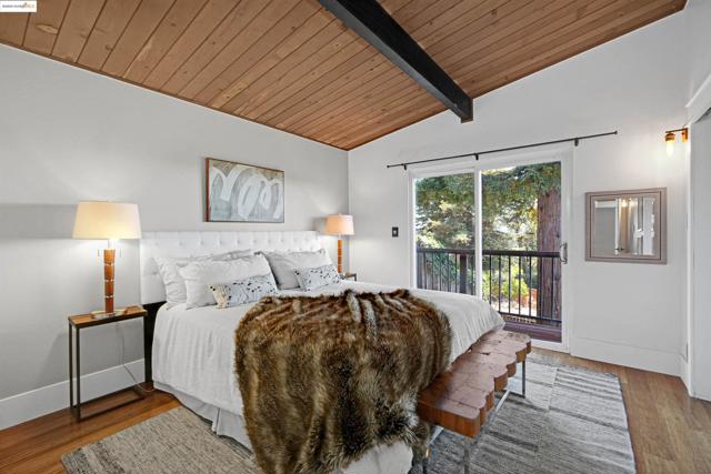 4329 Lawrence Dr, Castro Valley CA: https://media.crmls.org/mediaz/36318725-fa79-419e-babb-31d3d621e83d.jpg