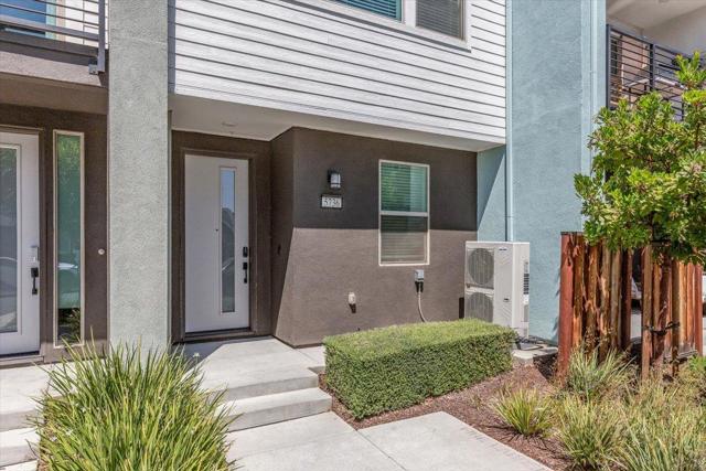 5736 Vibrant Loop, San Jose CA: https://media.crmls.org/mediaz/3631c51f-685b-4077-9797-923dfee26c58.jpg