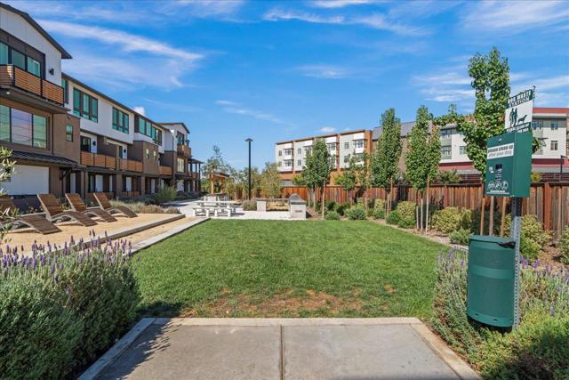 16293 Gellatt Court, Los Gatos CA: https://media.crmls.org/mediaz/3631f973-a6f7-4147-8377-07a63214172f.jpg