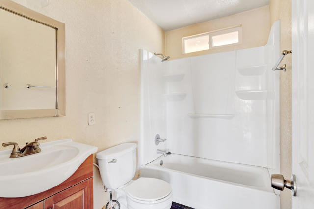 37625 Cruces Dr, Drive, Warner Springs CA: https://media.crmls.org/mediaz/36328b8c-e1ac-4a3e-ab0a-2b4e9045933f.jpg