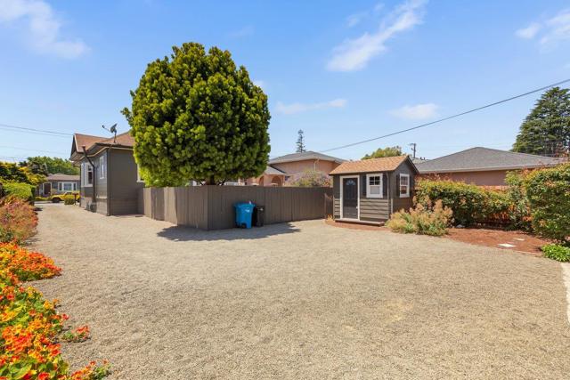 28 Clarendon Road, Burlingame CA: https://media.crmls.org/mediaz/3633a04b-9934-41ea-a6c2-fb6a637295fb.jpg