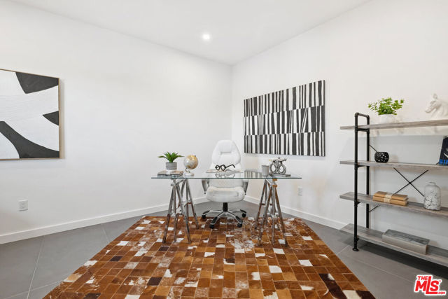 5221 Campo Road, Woodland Hills CA: https://media.crmls.org/mediaz/3633d817-b0ac-4ff5-976f-6a5e02b78ed7.jpg