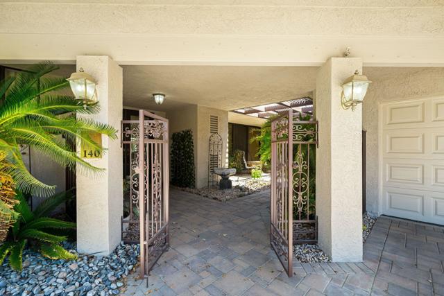 140 Columbia Drive, Rancho Mirage CA: https://media.crmls.org/mediaz/36341e9e-ad02-4301-bd22-99f05ad5cf8f.jpg