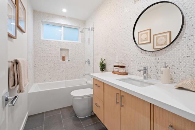 2105 Stratford Way, San Mateo CA: https://media.crmls.org/mediaz/3634a9e5-7784-42c9-bf24-4cb125eff95a.jpg