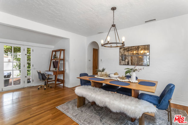 11208 Kling Street photo 8