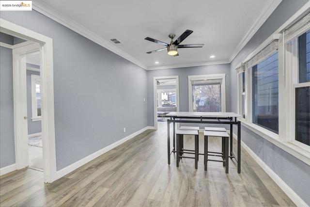 2419 Linden St, Oakland CA: https://media.crmls.org/mediaz/3636c2a4-e548-4630-ad86-e76f668ce196.jpg