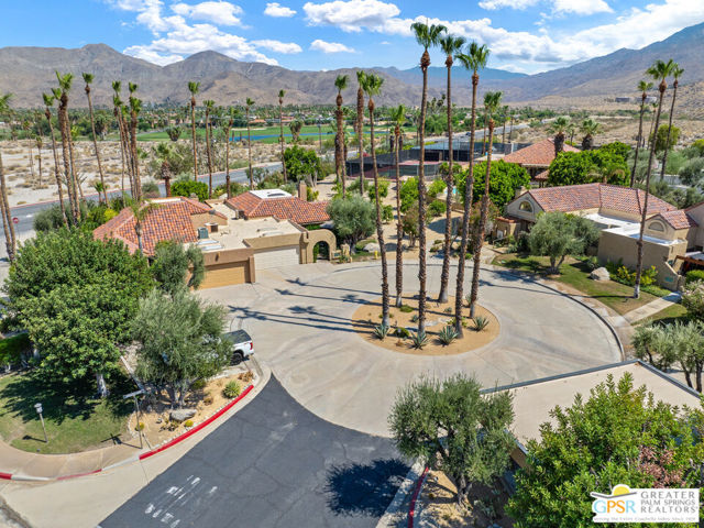 2910 Cervantes Court, Palm Springs CA: https://media.crmls.org/mediaz/3636d774-0d3a-480c-acc4-4de3c7ce9075.jpg