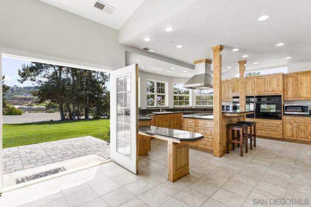 Image 11 of 75 For 3232 Twin Oaks Valley Rd