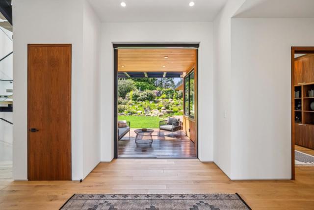 855 Darrell Road, Hillsborough CA: https://media.crmls.org/mediaz/3637129d-d79d-4168-9587-13f90612314f.jpg