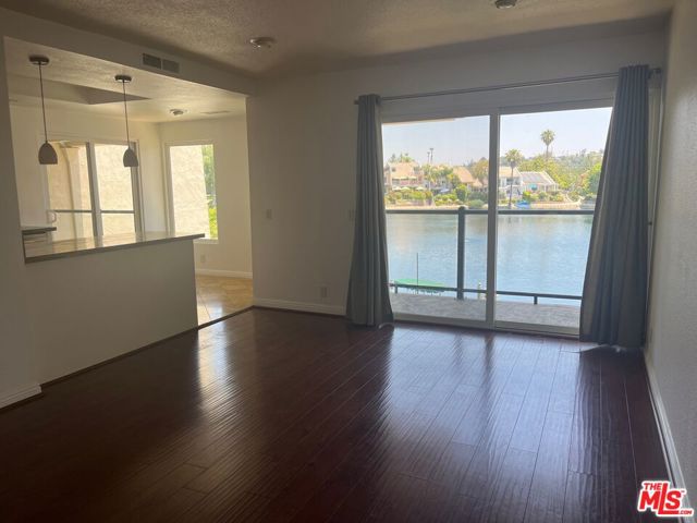 4650 Park Mirasol, Calabasas CA: https://media.crmls.org/mediaz/3637a478-238b-43f6-b732-42d915147343.jpg