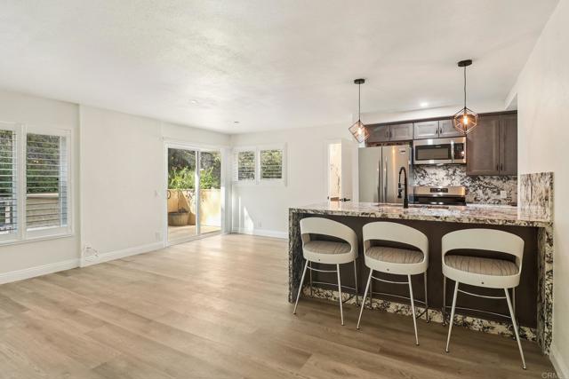 Detail Gallery Image 13 of 32 For 8262 Gilman Dr #1,  La Jolla,  CA 92037 - 2 Beds | 3 Baths