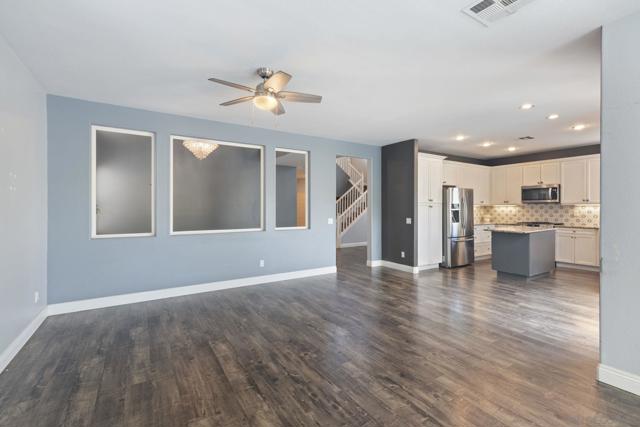 11927 Dapple Way, San Diego CA: https://media.crmls.org/mediaz/36386d8a-d223-41d5-8d0e-2e8279d1876a.jpg