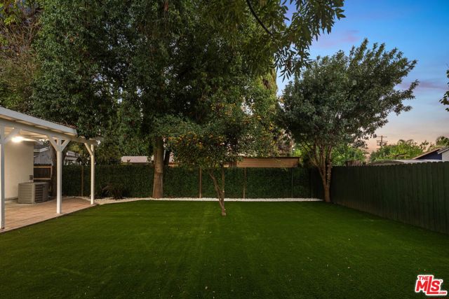 18536 Malden Street photo 6