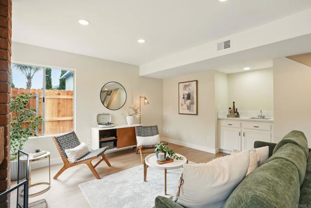 909 Loma, Chula Vista CA: https://media.crmls.org/mediaz/363a1b0e-768e-4ef6-acf7-0573347e2299.jpg