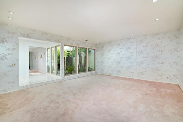 3190 Falcon Drive, Carlsbad CA: https://media.crmls.org/mediaz/363a768c-929d-4cc2-b955-ed1a0fb683e7.jpg