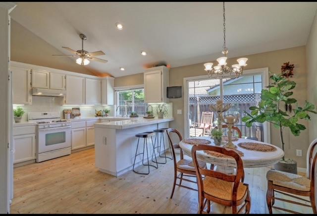 18240 Ransen Court, Morgan Hill CA: https://media.crmls.org/mediaz/363a970e-1b98-4f16-aa99-e7023e3f6839.jpg