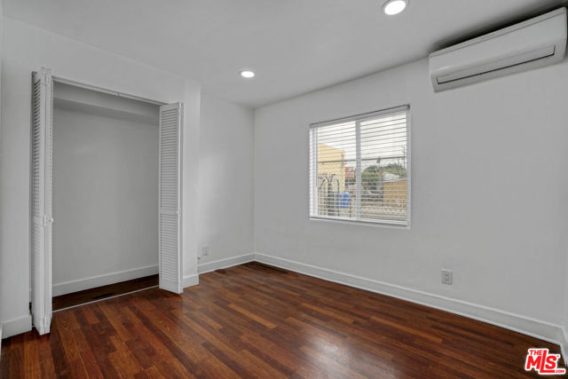 120 N Avenue 25, Los Angeles CA: https://media.crmls.org/mediaz/363a9e84-00bc-43b4-870b-dd0ff80f20f3.jpg