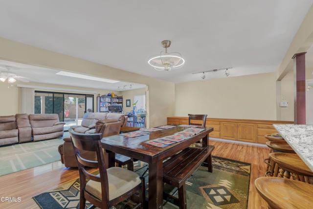 Detail Gallery Image 13 of 44 For 4056 Cochran St, Simi Valley,  CA 93063 - 3 Beds | 3 Baths