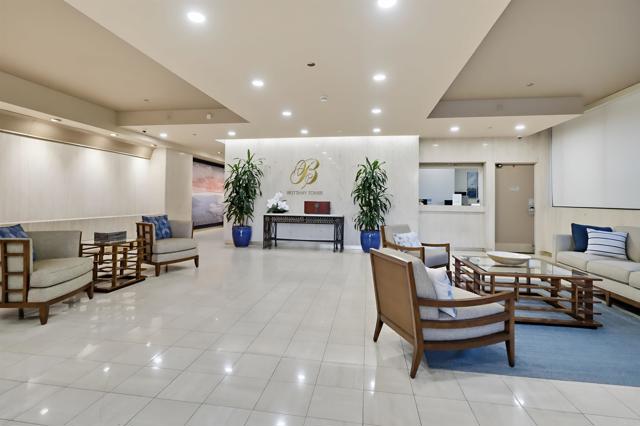 230 W Laurel Street, San Diego CA: https://media.crmls.org/mediaz/363b911f-a5c5-4136-8929-ea26956c54f6.jpg