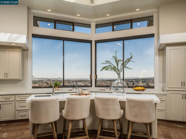 21 Deer Oaks Ct, Pleasanton CA: https://media.crmls.org/mediaz/363d471c-eaf0-40c6-ae4b-87426a32f372.jpg