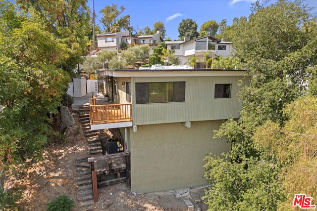 4950 Marmol Drive, Woodland Hills CA: https://media.crmls.org/mediaz/363d5904-c79a-40f6-82e0-6b6017acc7a7.jpg