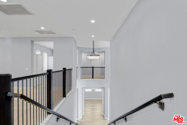 20326 W Liverpool Way, Porter Ranch CA: https://media.crmls.org/mediaz/363d83b2-c62e-4863-b0bc-236e546d261b.jpg