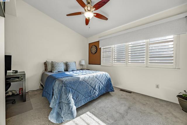 2719 Oak Rd, Walnut Creek CA: https://media.crmls.org/mediaz/363da492-d171-4df0-8702-db6d9d10d430.jpg