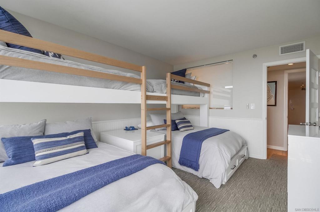 MLS #250033972SD img 17