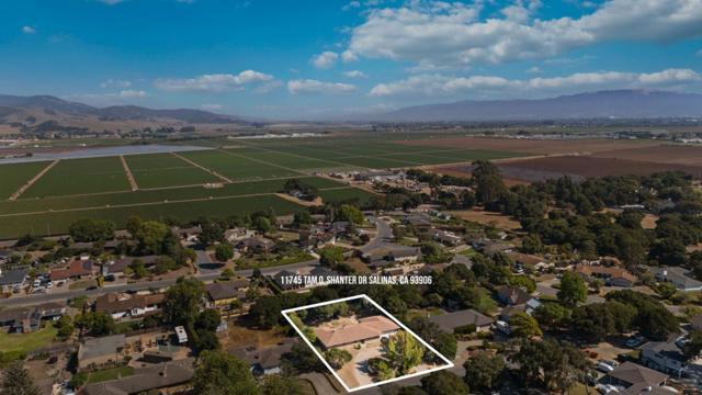 11745 Tam Oshanter Drive, Salinas CA: https://media.crmls.org/mediaz/363e4de0-2843-4549-9884-6c9bd91eb6af.jpg