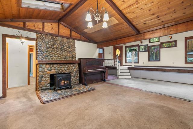 9609 E Zayante Road, Felton CA: https://media.crmls.org/mediaz/363e63e6-bd8f-477a-a308-f82d278309c3.jpg