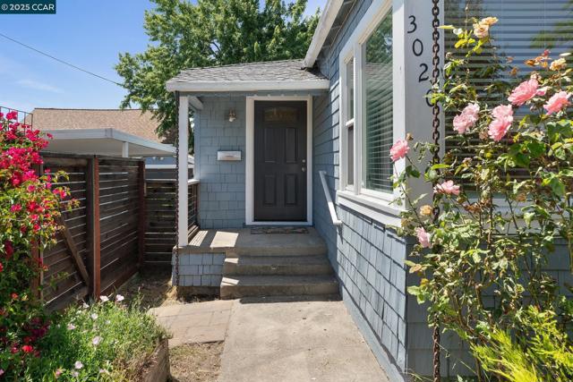3020 Rose St., Martinez CA: https://media.crmls.org/mediaz/363e68a4-c5d2-44b9-b065-f6a0a95eeae9.jpg