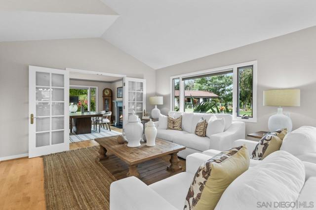 3609 Monte Real, Escondido CA: https://media.crmls.org/mediaz/363eed0a-1bcd-4ec5-88cd-5ec9f1b707db.jpg