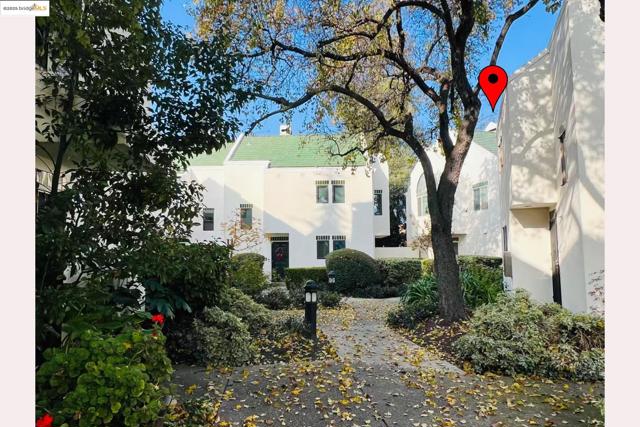 95 Mozden Ln, Pleasant Hill CA: https://media.crmls.org/mediaz/363f046a-91e7-426e-8722-0c3f4831f4cb.jpg