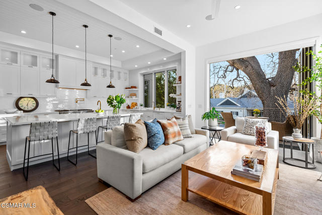 2443 Stafford Road, Westlake Village CA: https://media.crmls.org/mediaz/363f4165-45b5-4405-870f-a4d8b84ae2dd.jpg