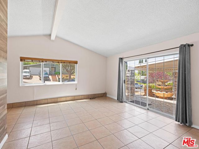 18717 Kimbrough Street, Canyon Country CA: https://media.crmls.org/mediaz/363f7d4c-6792-4176-acb4-2cb7de5820dc.jpg