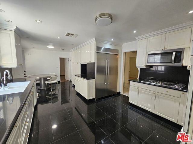 125 North Oakhurst Drive photo 8