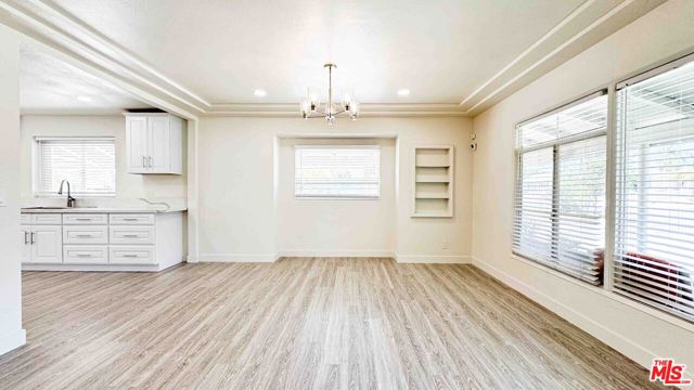 565 W El Morado Court, Ontario CA: https://media.crmls.org/mediaz/363fcb80-4feb-469b-b680-4a10f1e01b2c.jpg