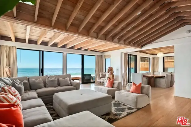 24608 Malibu Road, Malibu CA: https://media.crmls.org/mediaz/363fd54c-94dd-4907-9ba4-ae8d9b2b5fc6.jpg