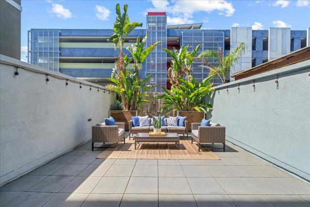 333 Santana Row, San Jose CA: https://media.crmls.org/mediaz/36402de4-3bdd-48a8-8dd8-ebeda572a6fa.jpg