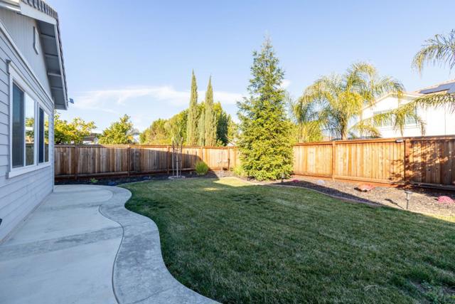 Image 46 of 88 For 493 Yelland Way
