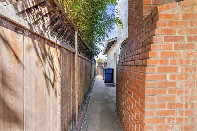 1272 Glacier Drive, Milpitas CA: https://media.crmls.org/mediaz/36403362-c0cb-4384-8edd-102d1251275b.jpg