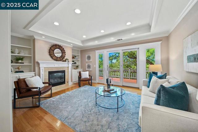 921 Foye Drive, Lafayette CA: https://media.crmls.org/mediaz/3640ec90-ba4a-4610-bc50-6ec02c160bcc.jpg
