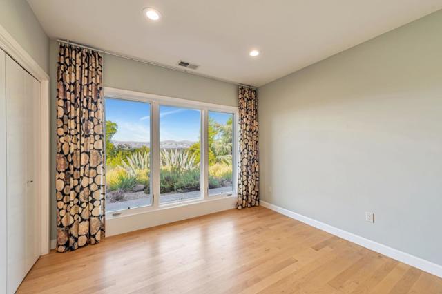 15010 Larga Vista Drive, Los Gatos CA: https://media.crmls.org/mediaz/36411dbd-facf-45e5-960f-8e8d4920f91e.jpg