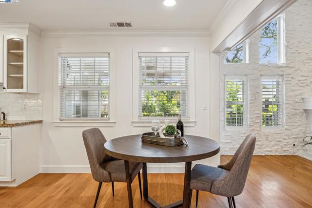628 Saint Mary St, Pleasanton CA: https://media.crmls.org/mediaz/3641624d-77bd-48c6-8927-09d4b0ed0bab.jpg
