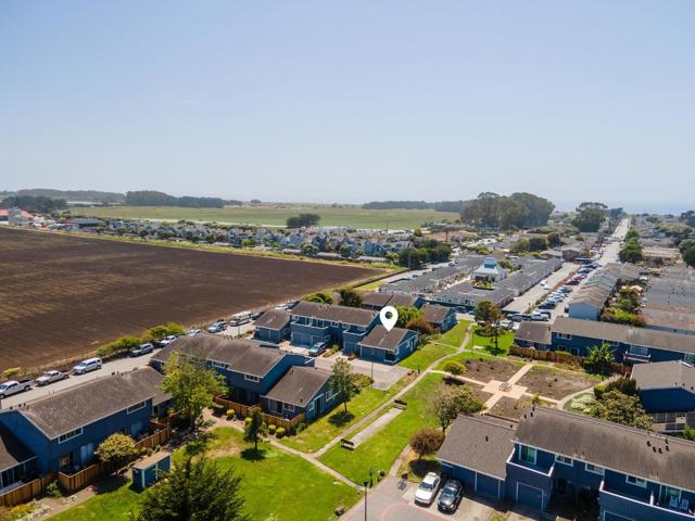 1026 Suzanne Court, Half Moon Bay CA: https://media.crmls.org/mediaz/3641d5e4-fa54-4b0f-9b77-93091ec62934.jpg